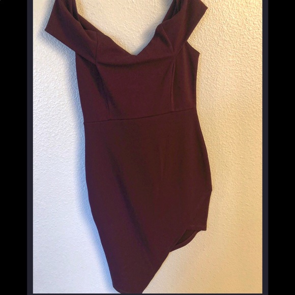 NWOT Off the shoulder dress - Picture 2 of 4